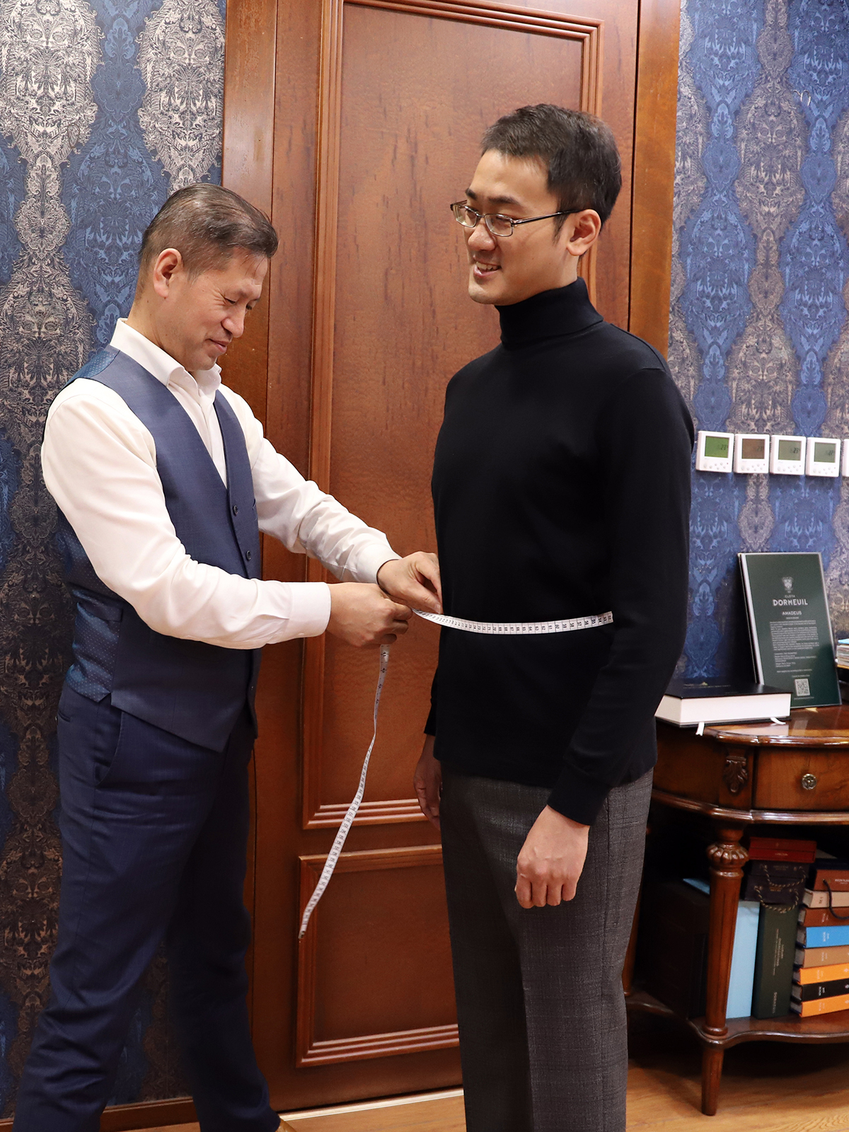 曹總8-3.jpg 白領職業裝多少西裝定做怎么選